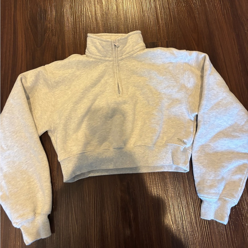 Aritzia TNA cropped 1/4 zip light heather grey size XS